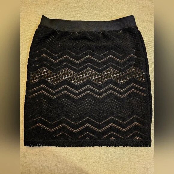 STUDIO M Vintage Elegant Black Chevron Knit Lace Mini Skirt XS - EUC - Picture 6 of 6